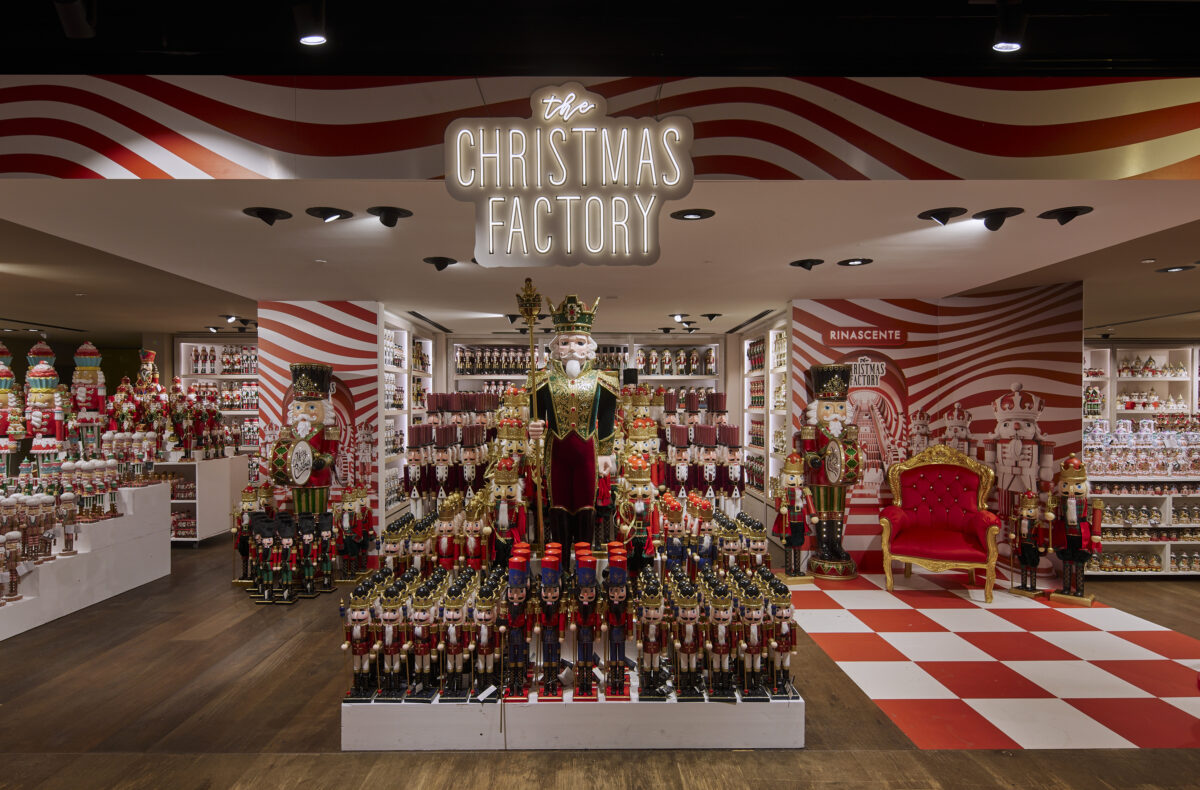 Galleria foto - Se ancora non lo avete preparato, queste sono le ultime proposte per un albero di Natale davvero wow Foto 12