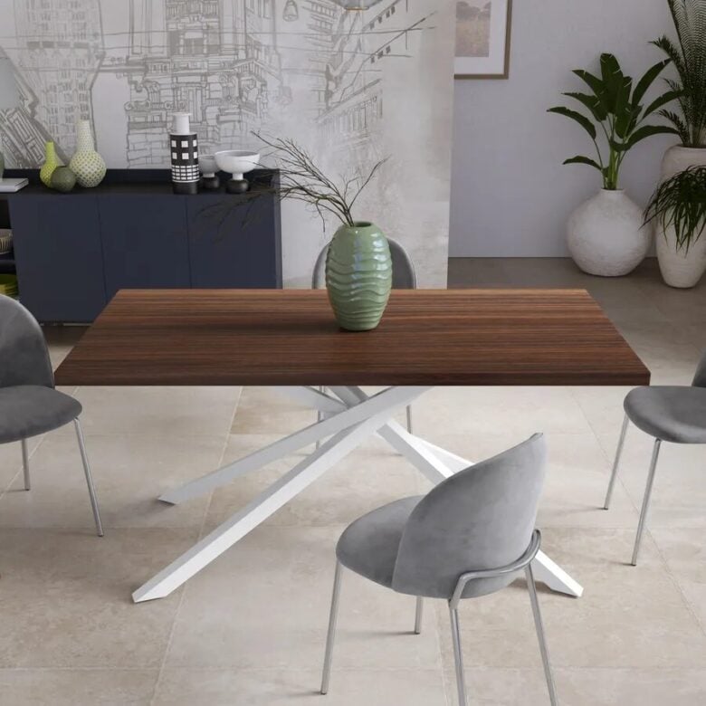 Tavolo effetto rovere marrone scuro