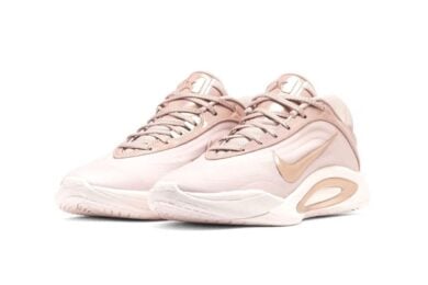 Passi di stile con le Nike A’One Stone Mauve, in arrivo il 1° gennaio