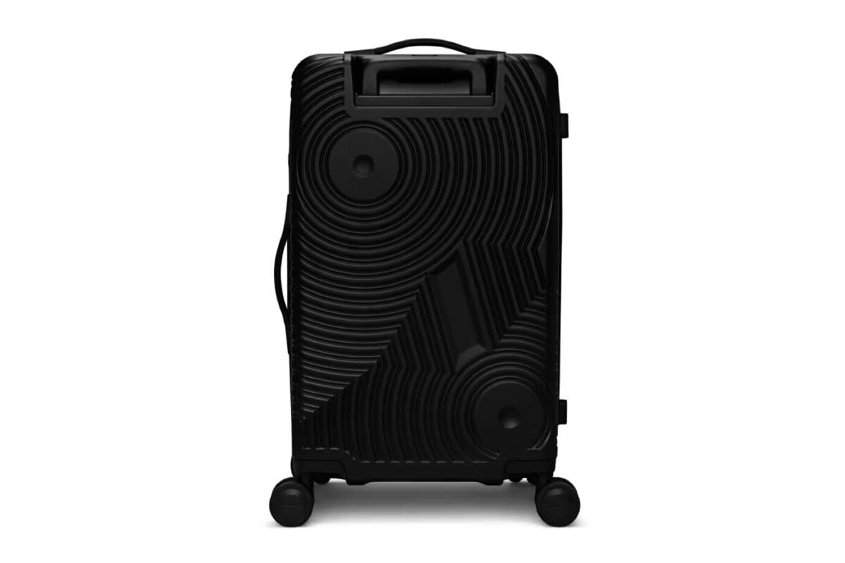 Nike Hardshell Suitcase: le valigie di lusso per chi ama lo stile