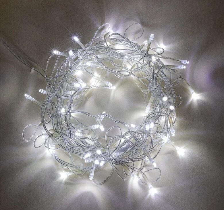 sconti Sklum su alberi e luci natalizie