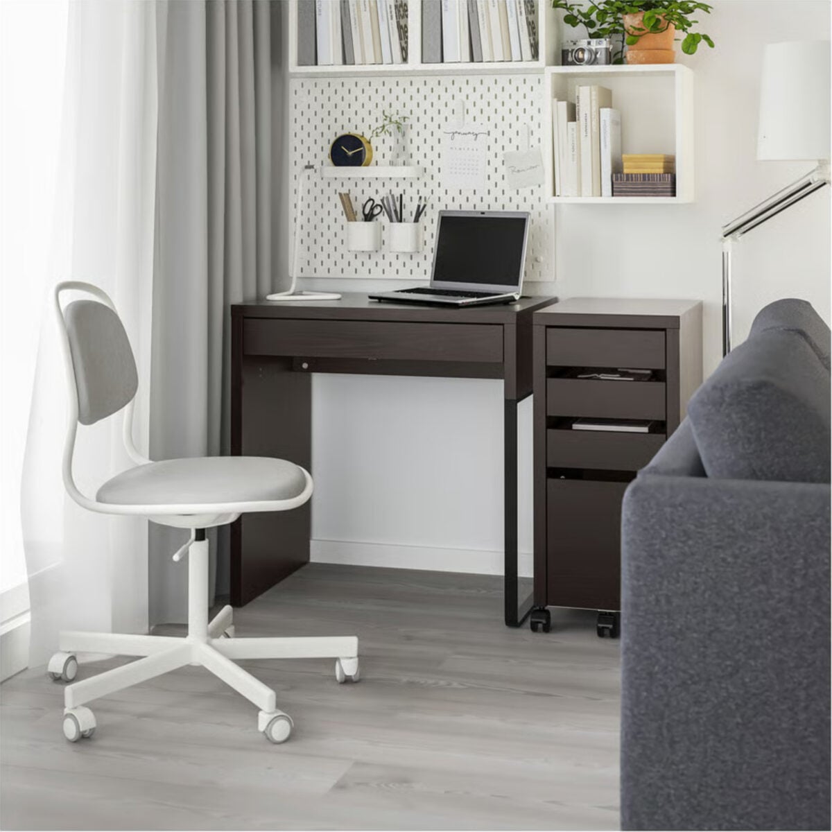 Smart working in casa: la soluzione Ikea che risolve i problemi di spazio Smart working in casa: la soluzione Ikea che risolve i problemi di spazio
