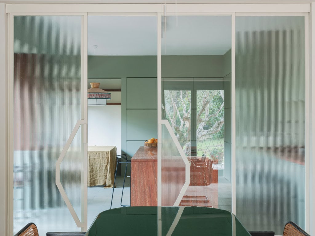 Modernismo mediterraneo: reinterpretare una villa anni Sessanta ai Castelli Romani