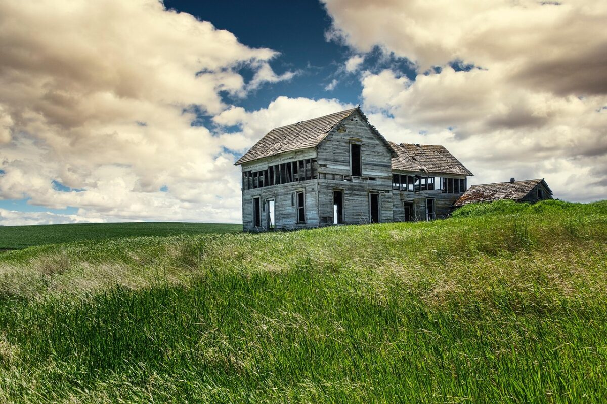 Rinuncia ad un immobile fatiscente: la nuova procedura 2026