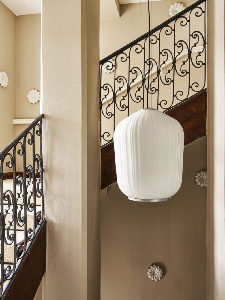 ClassiCon-plissee-pendant-lamp-aluminium-photo-hassos_03