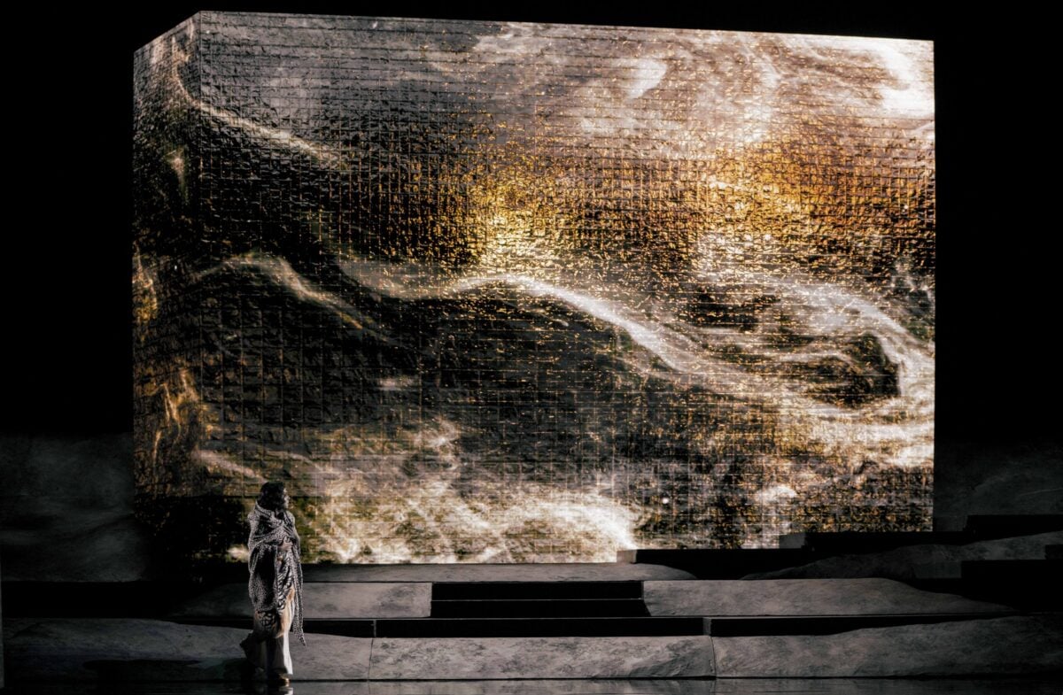 Chi &egrave; di scena. Il dialogo proficuo tra design e teatro.