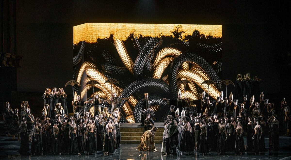 Chi &egrave; di scena. Il dialogo proficuo tra design e teatro.