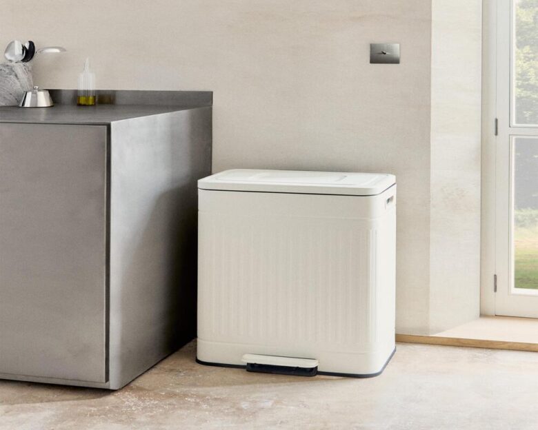 Pattumiera con doppio scomparto