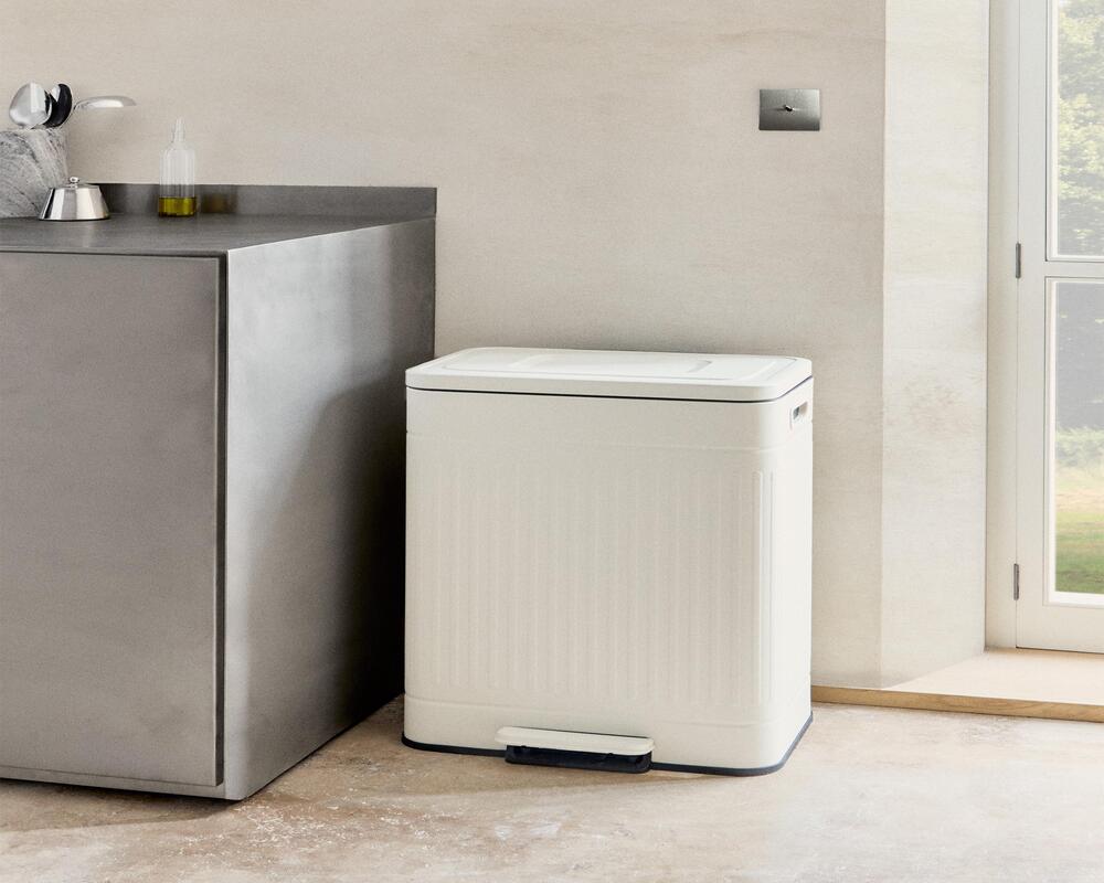 Pattumiera con doppio scomparto