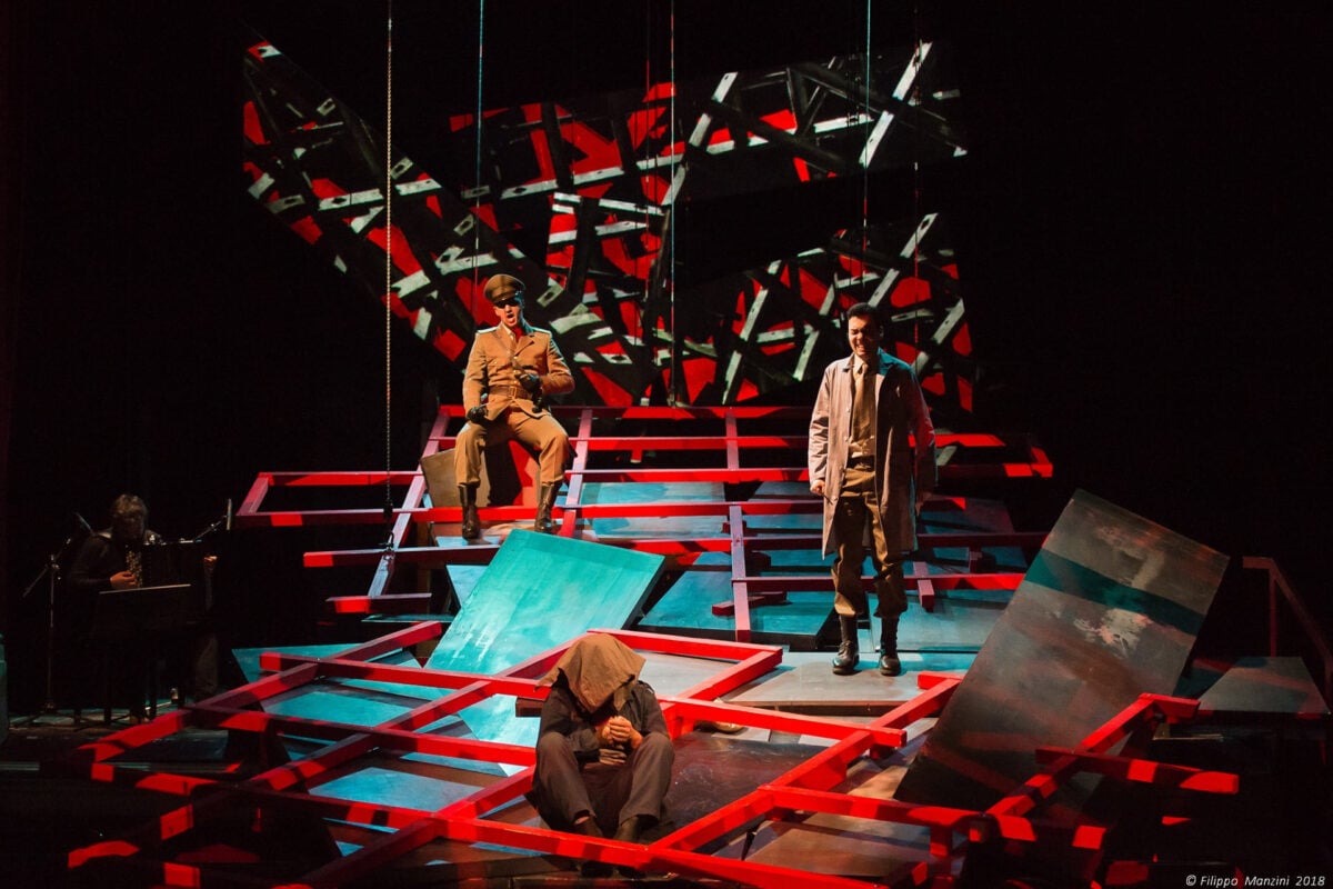 Chi &egrave; di scena. Il dialogo proficuo tra design e teatro.