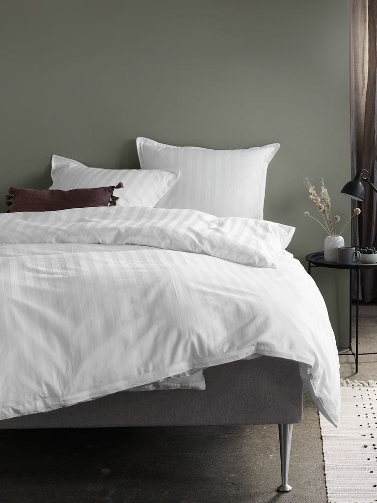 Cloud Dancer e JYSK: il Pantone 2026 ridefinisce gli interni contemporanei