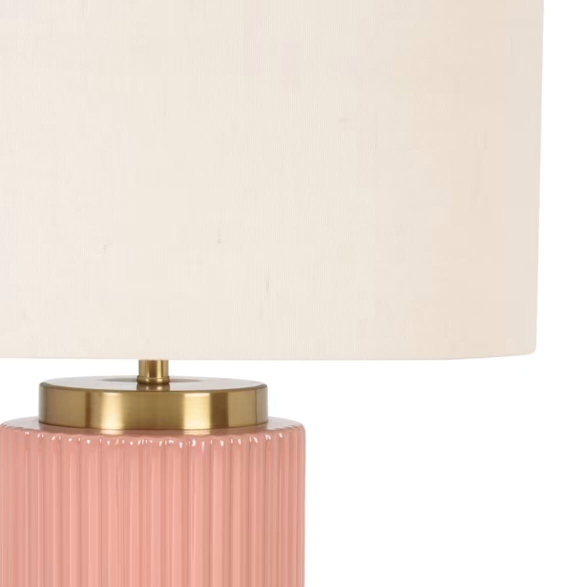 C&rsquo;&egrave; un&rsquo;illuminazione che trasforma tutto&hellip; ed &egrave; in super sconto da &sect;&sect;M