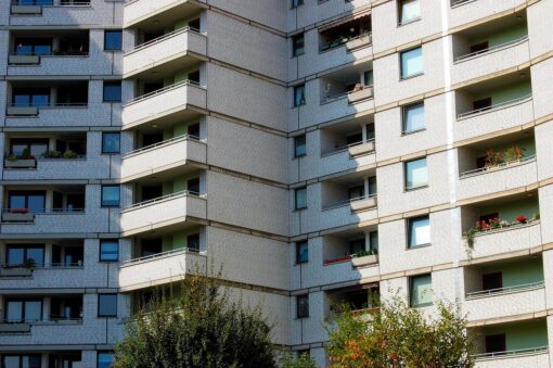 Promessa bomba: 60.000 case popolari in un anno