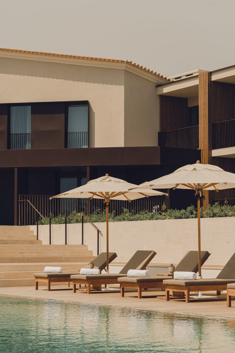Questo boutique hotel racconta il lusso mediterraneo ed &egrave; un&rsquo;oasi per i surfisti pi&ugrave; appassionati
