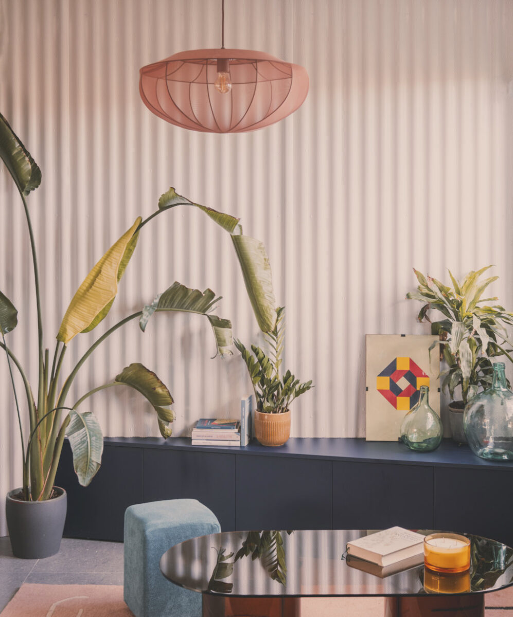 Colore, texture e tanta luce naturale. Questi gli assi nella manica del restyling di un appartamento a Madrid