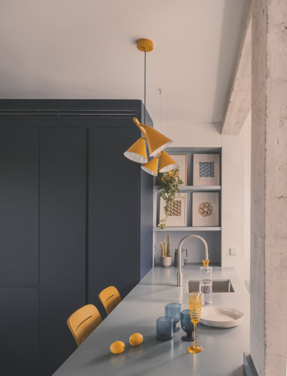 Colore, texture e tanta luce naturale. Questi gli assi nella manica del restyling di un appartamento a Madrid