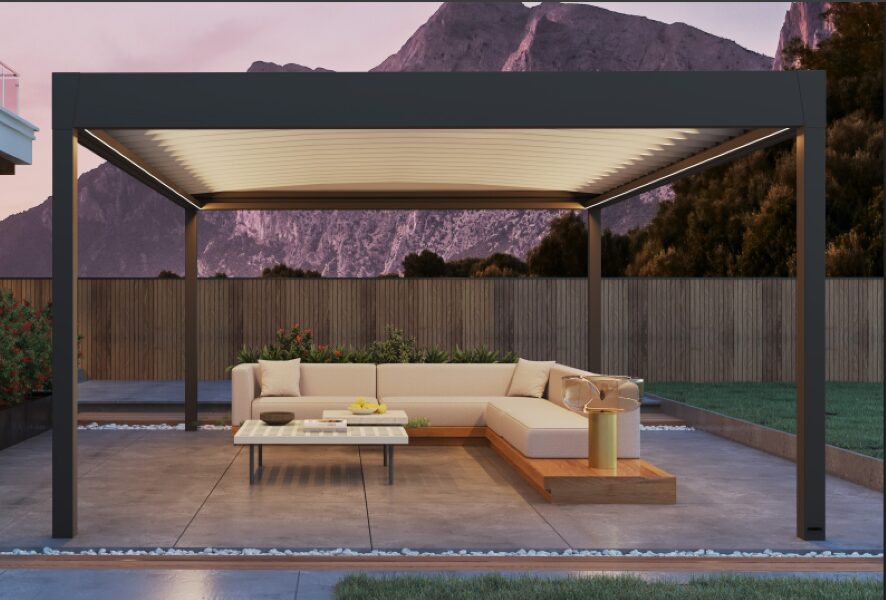 Pergole bioclimatiche e tende per stare all&rsquo;aperto anche sotto il solleone