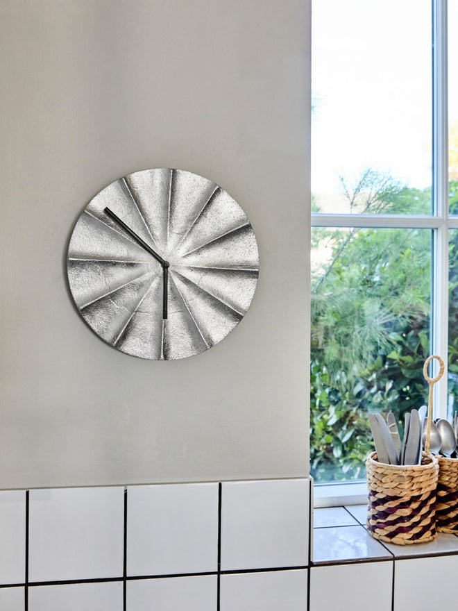 Show orologio da parete