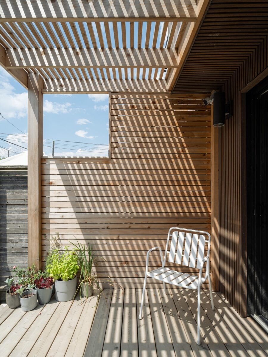 Questa casa a Toronto &egrave; un manifesto d&rsquo;arte tra dettagli decorativi, elementi geometrici e cromie decise