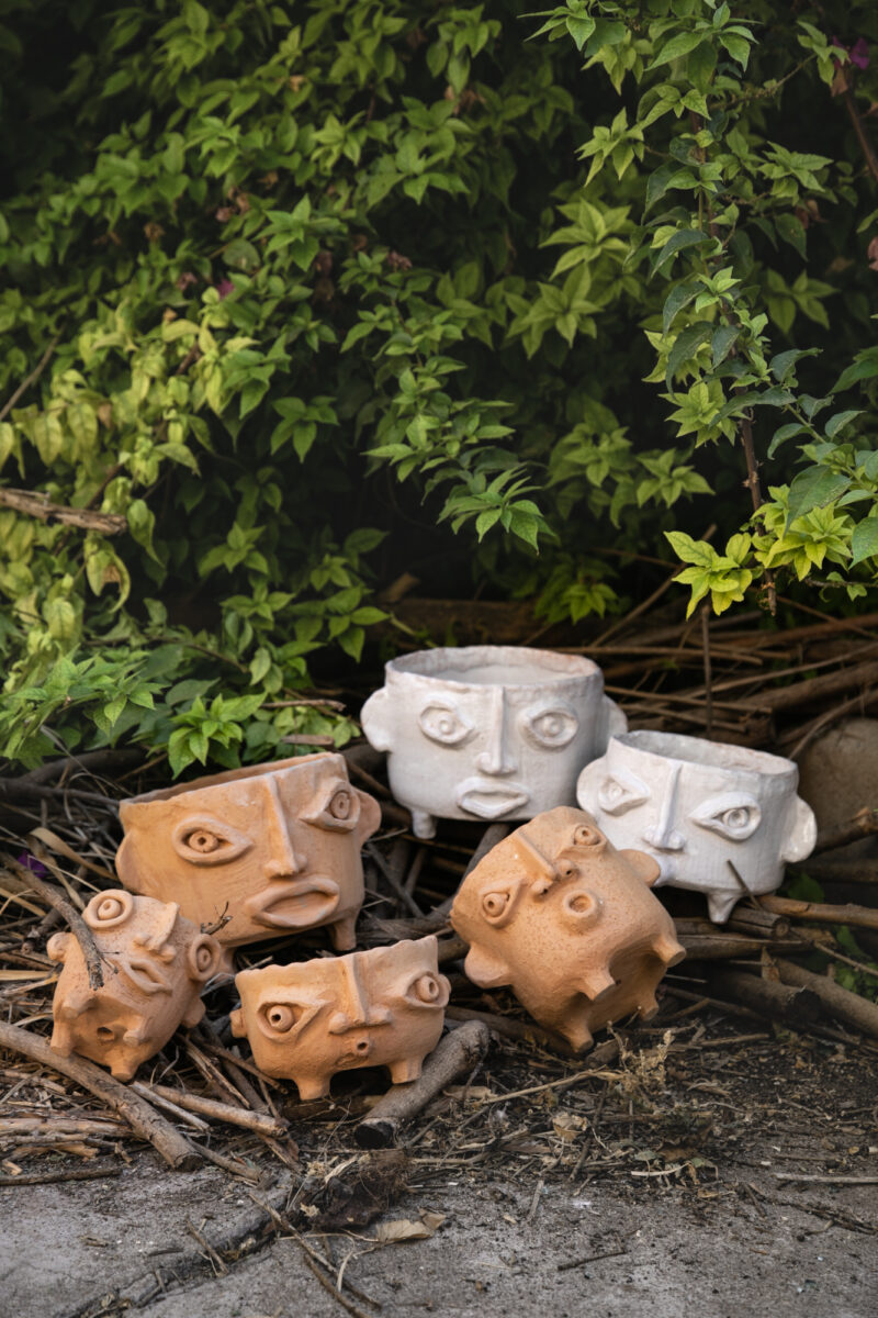 Tradizione e immaginazione nell&rsquo;arte ceramica: le Teste di Moro e i personaggi fantastici di Patrizia Italiano.