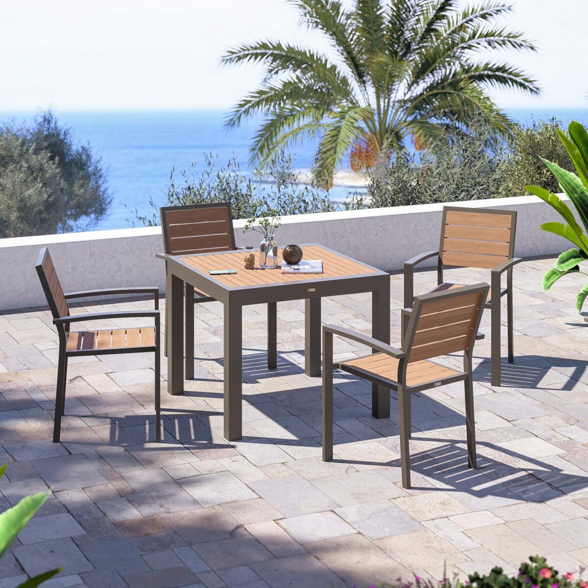 Arredo pranzo outdoor: da Deghi l’idea per vivere al meglio gli spazi esterni
