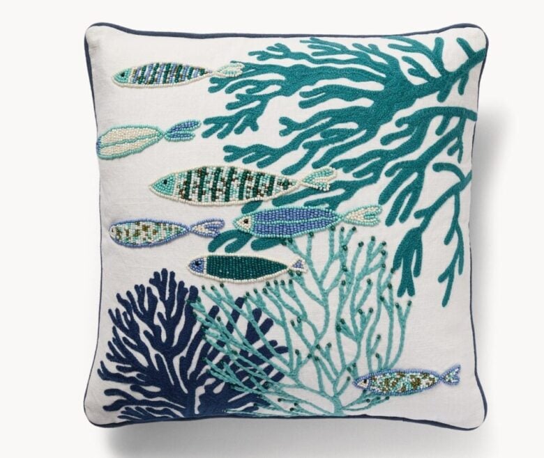 cuscino-ricamo-fondale-marino