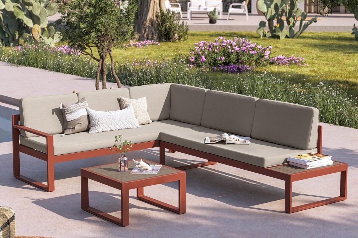 Divani angolari Kavos Deghi: il set da giardino funzionale ed elegante Divani angolari Kavos Deghi: il set da giardino funzionale ed elegante