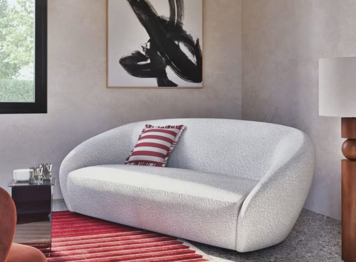 I divani Maisons du Monde per l’estate 2026 stanno conquistando gli interior designer