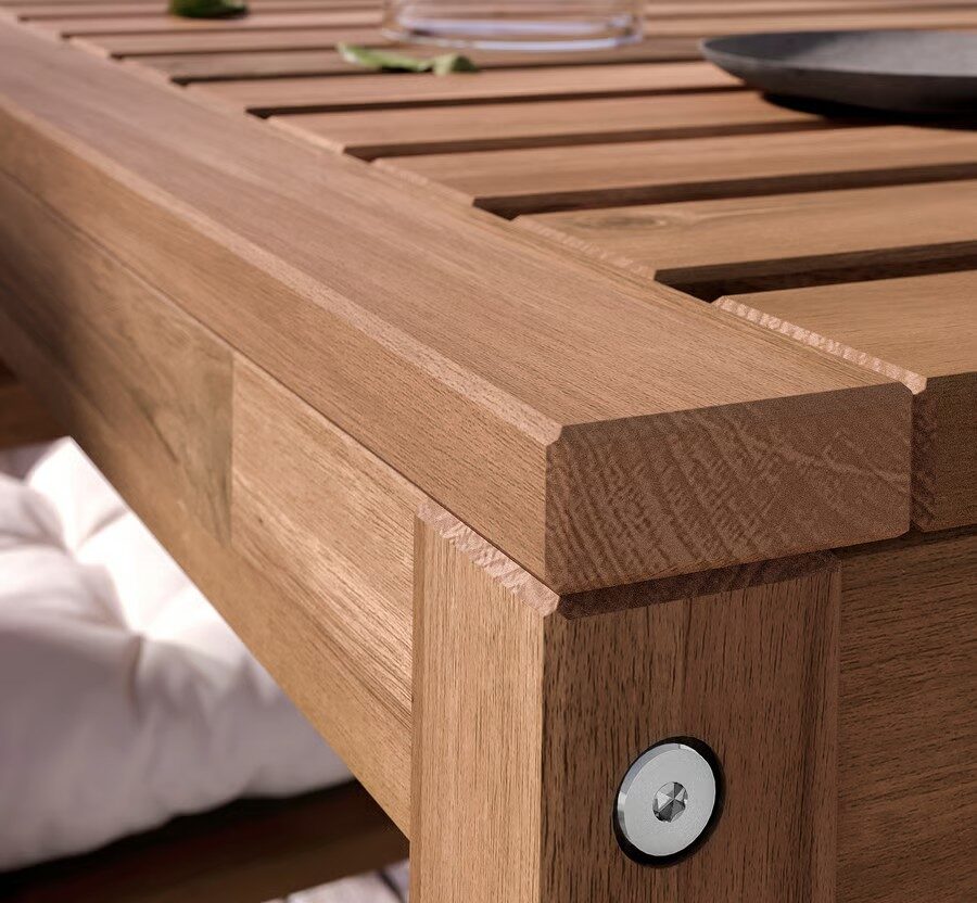 &Egrave; vero: il tavolo IKEA esterno che tutti vogliono &egrave; quasi regalato!