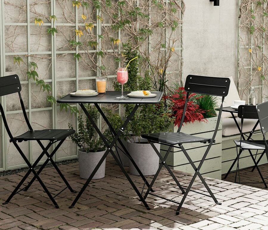 Prezzi folli da IKEA: tavoli e sedie da giardino quasi regalati
