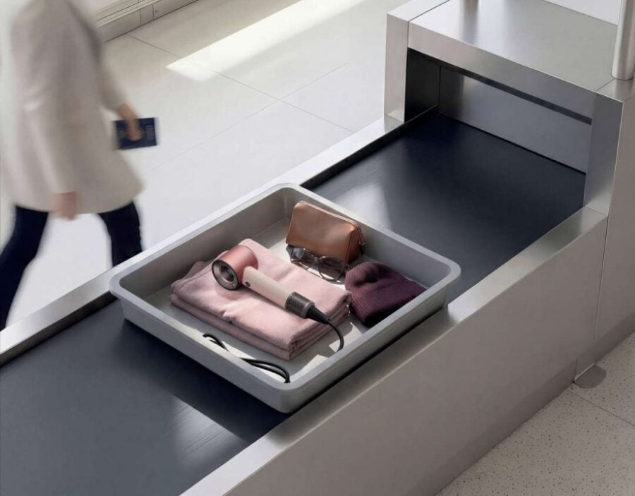 Scolta definitiva per chi viaggia: &egrave; arrivato l&rsquo;asciugacapelli Dyson Supersonic Travel!