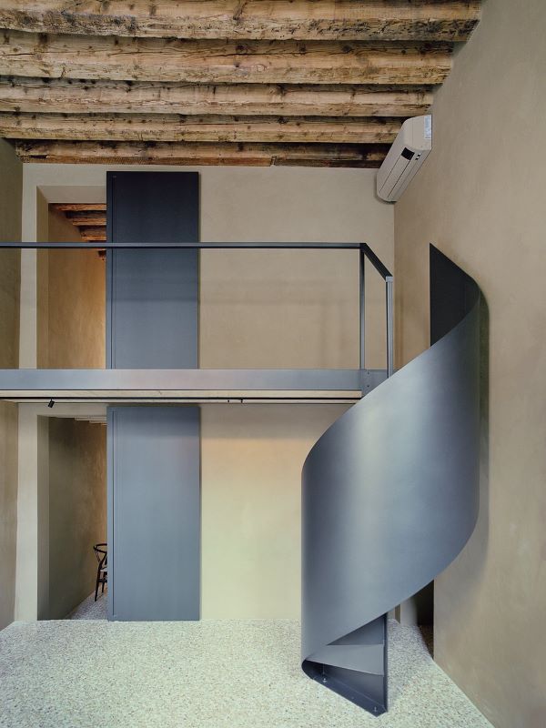 La scala come elemento architettonico fondamentale nel determinare lo stile dell&rsquo;interior