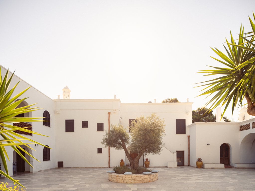 Il restauro di una masseria pugliese segna la rinascita di un’antica residenza del Settecento nel segno della sottrazione consapevole Il restauro di una masseria pugliese segna la rinascita di un’antica residenza del Settecento nel segno della sottrazione consapevole