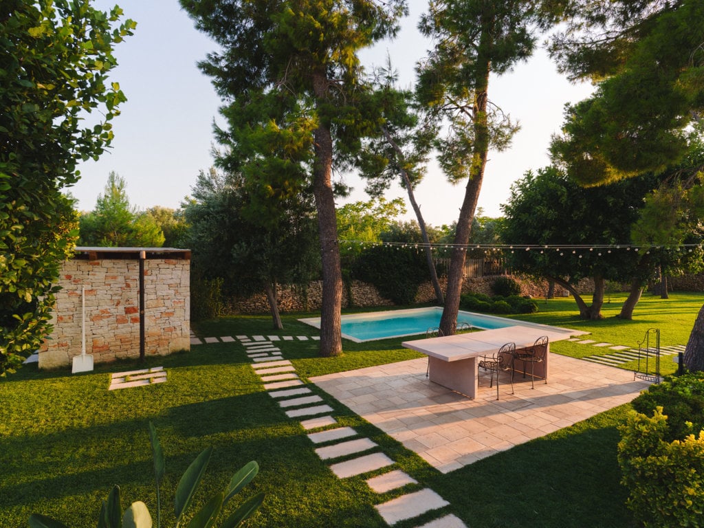 Il restauro di una masseria pugliese segna la rinascita di un’antica residenza del Settecento nel segno della sottrazione consapevole Il restauro di una masseria pugliese segna la rinascita di un’antica residenza del Settecento nel segno della sottrazione consapevole