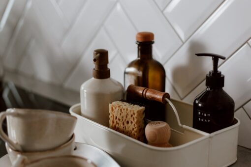 Dove mettere le spugne in cucina: consigli e idee