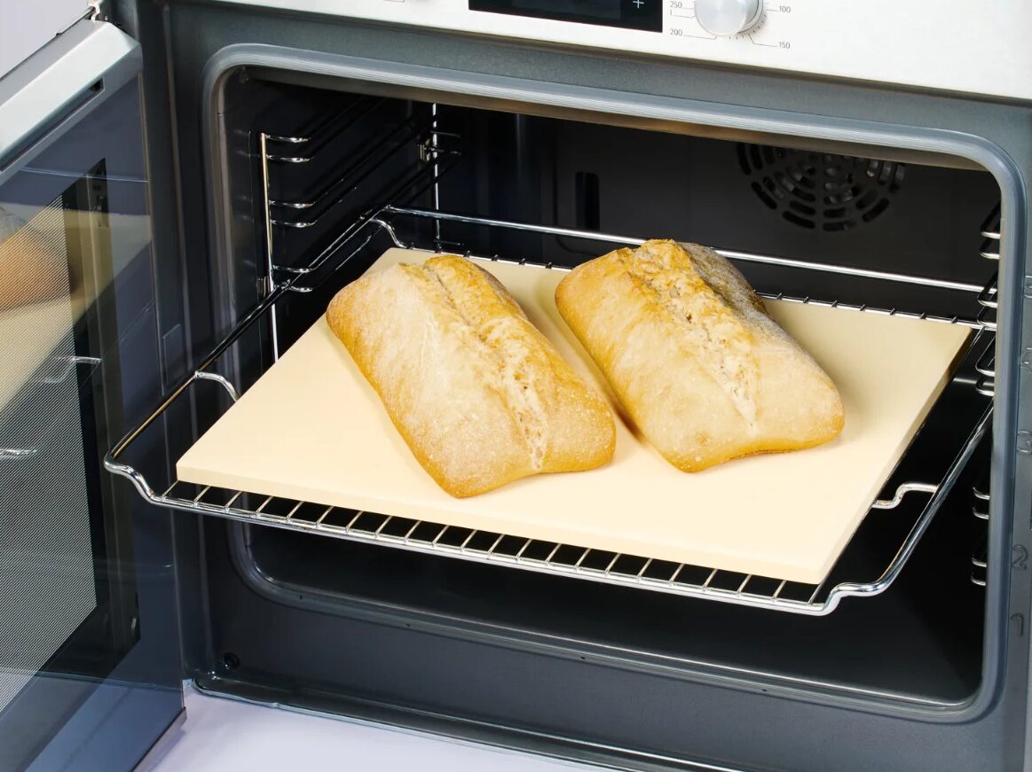 Prezzo basso, gusto alto: pizza Lidl con forno e pietra refrattaria in offerta Prezzo basso, gusto alto: pizza Lidl con forno e pietra refrattaria in offerta