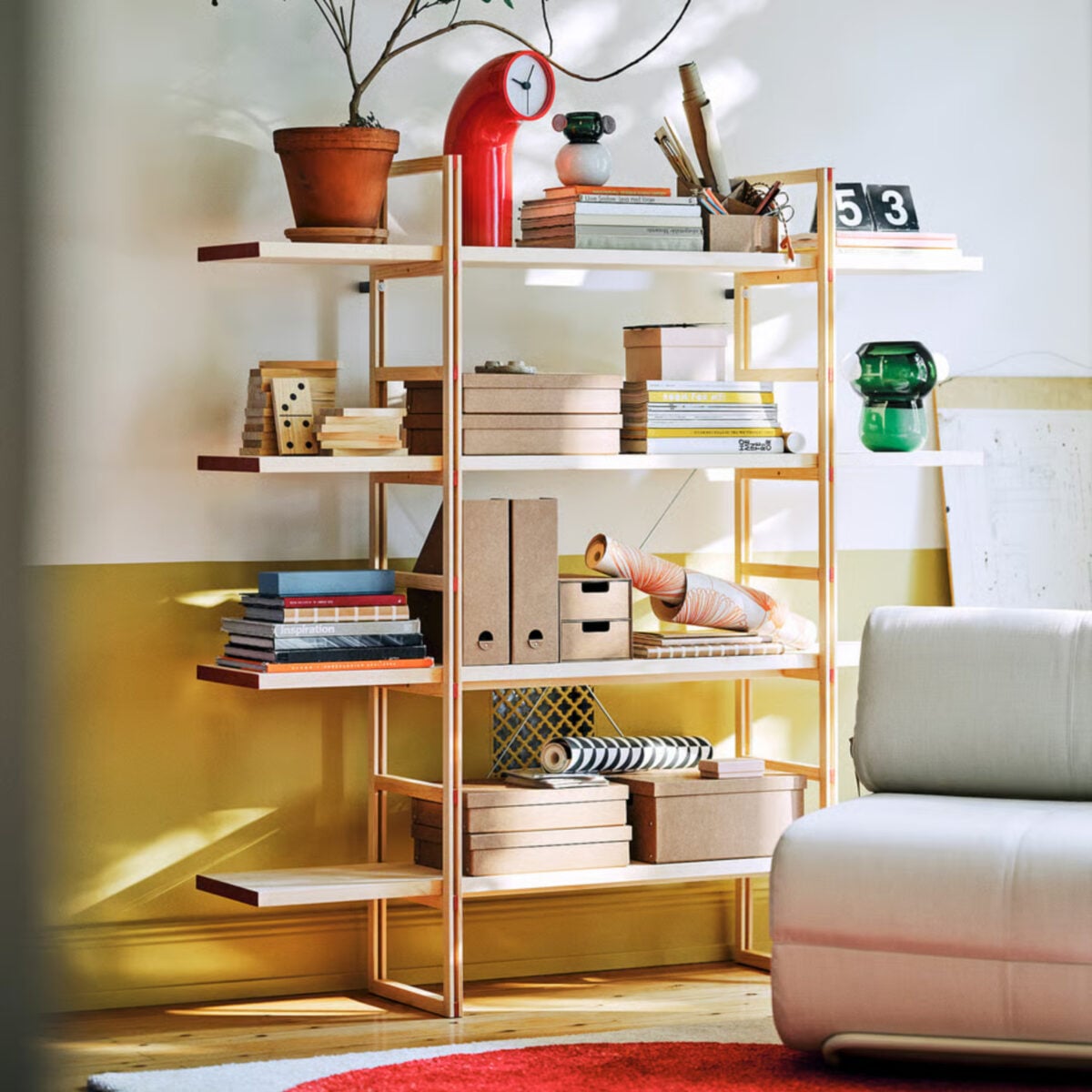 Se la tua casa ti sembra troppo anonima, Ikea PS 2026 ha 4 mobili in legno che la trasformano subito