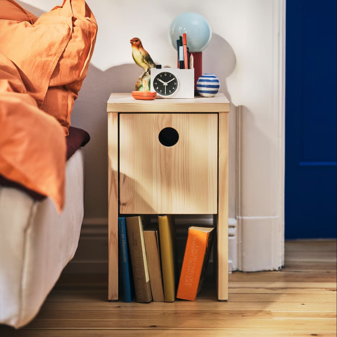Se la tua casa ti sembra troppo anonima, Ikea PS 2026 ha 4 mobili in legno che la trasformano subito