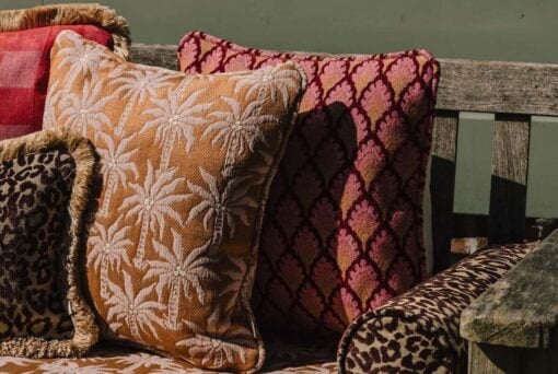 Il trucco super chic per un restyling estivo: i cuscini outdoor in saldo Westwing!