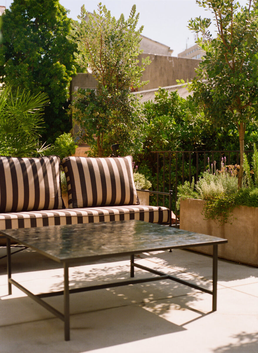 Casa Cedo è una guest house boutique dove il tempo scorre lento, fra giardini segreti e salotti dalle atmosfere Déco Casa Cedo è una guest house boutique dove il tempo scorre lento, fra giardini segreti e salotti dalle atmosfere Déco