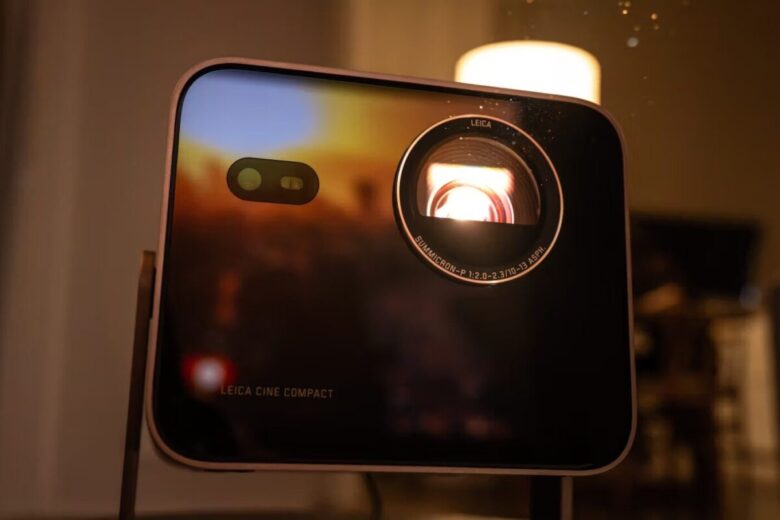 nuovo mini proiettore Leica Cine Compact 1