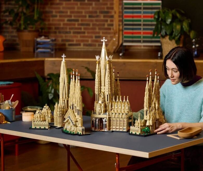 LEGO Architecture Sagrada Família