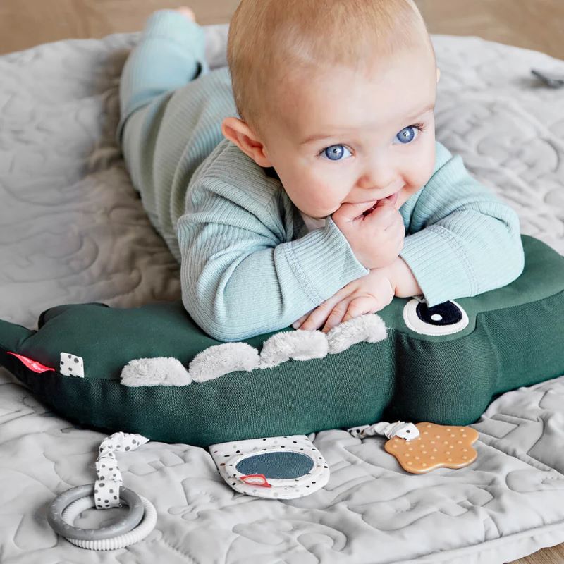 Viaggiare con i più piccoli. Suggerimenti per una valigia perfetta dove il design semplifica la vacanza trasformandola in un’avventura a misura di bambino Viaggiare con i più piccoli. Suggerimenti per una valigia perfetta dove il design semplifica la vacanza trasformandola in un’avventura a misura di bambino