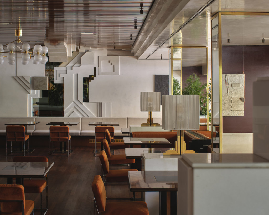 A Merano, l’hotel Aurora cambia pelle ma non missione. Cultura e modernismo come cuore di un restyling alpino d’autore A Merano, l’hotel Aurora cambia pelle ma non missione. Cultura e modernismo come cuore di un restyling alpino d’autore