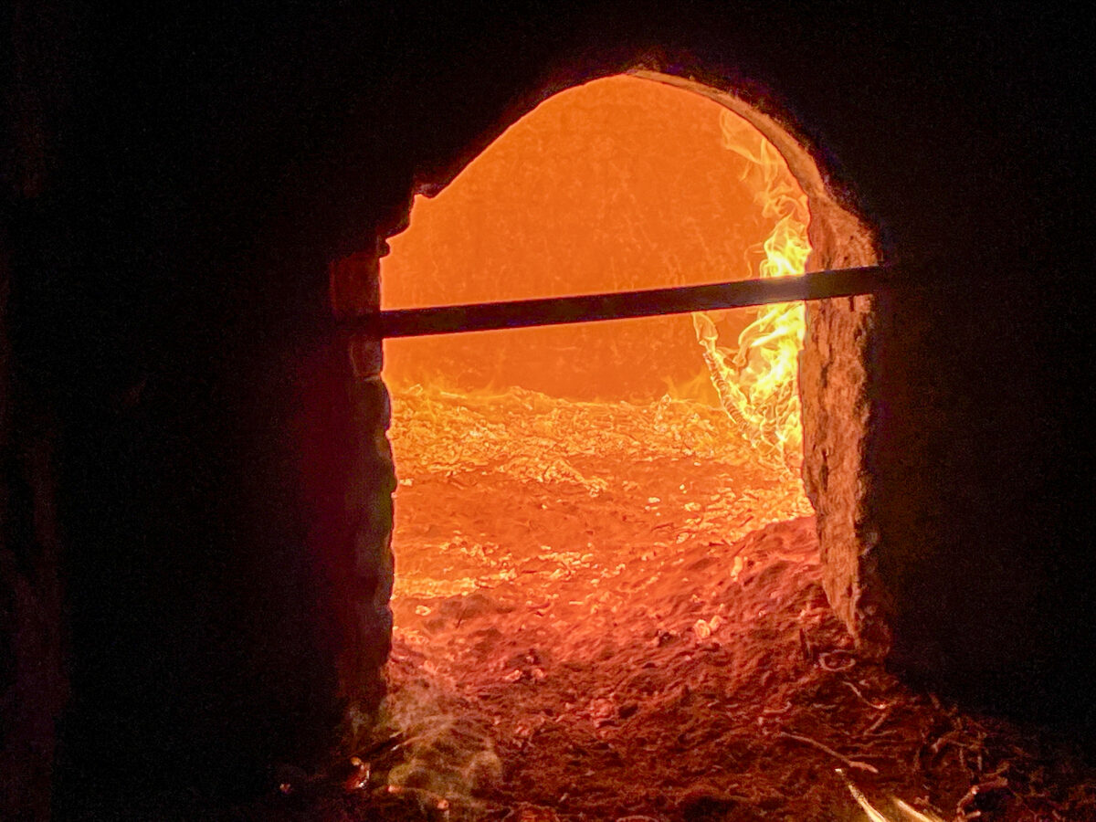 È partendo dalla storia e ancora usando terra, acqua e fuoco che la Fornace De Martino scrive un presente pieno di nuovi progetti È partendo dalla storia e ancora usando terra, acqua e fuoco che la Fornace De Martino scrive un presente pieno di nuovi progetti