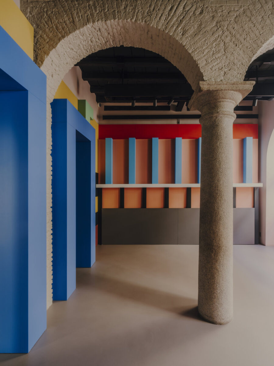 Il colore come fondamentale elemento progettuale negli interni. Cinque esempi Il colore come fondamentale elemento progettuale negli interni. Cinque esempi