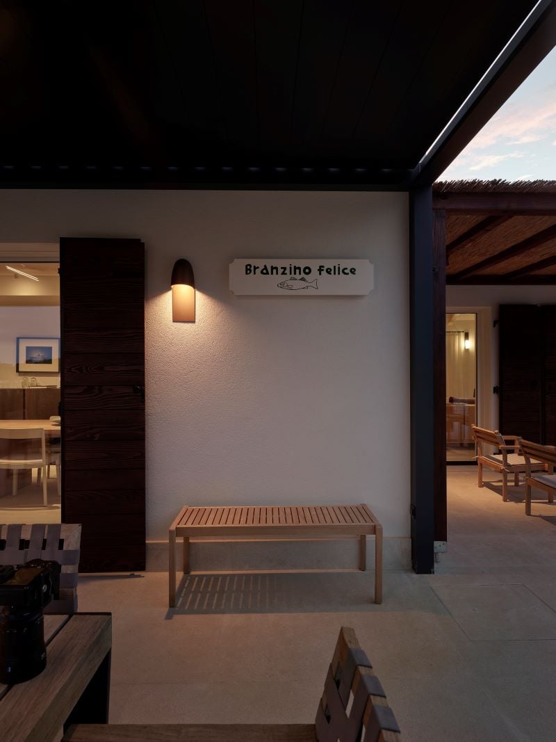 Lo studio di architettura Parisotto+Formenton trasforma una vecchia Robinson House croata nel buen retiro estivo Branzino Felice