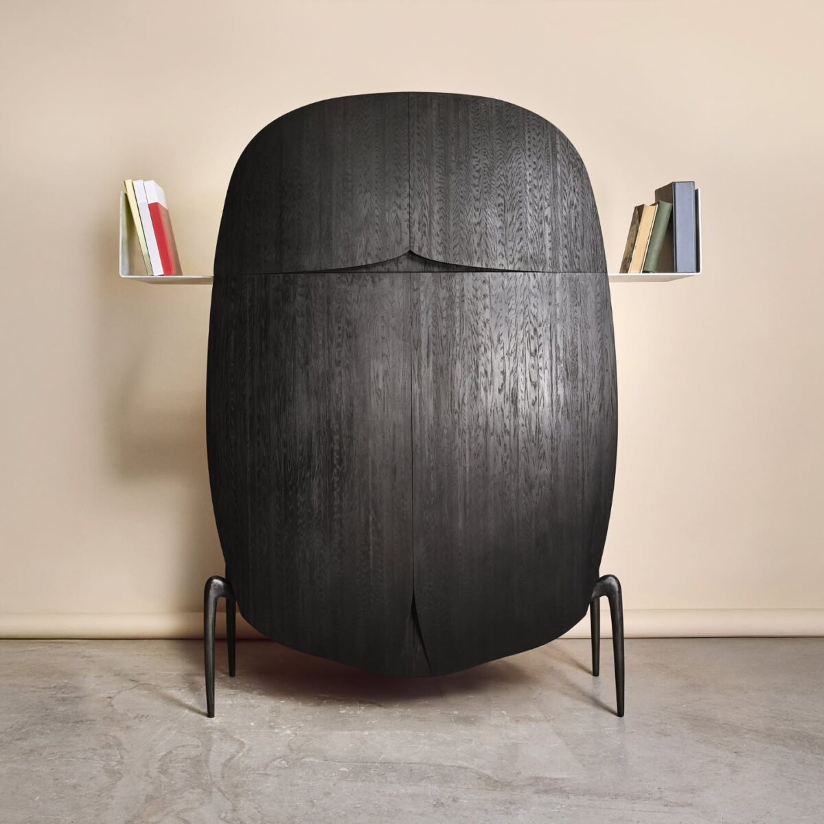 Il sincretismo estetico di Mehdi Dakhli. Designer e art consultant che crea ponti tra tradizioni e paesi del Mediterraneo. Il sincretismo estetico di Mehdi Dakhli. Designer e art consultant che crea ponti tra tradizioni e paesi del Mediterraneo.