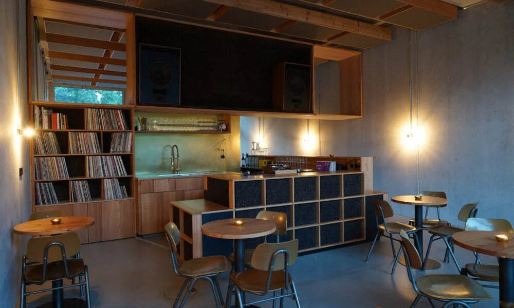 Listening bar, trend emergente. Ecco gli indirizzi internazionali da non lasciarsi sfuggire Listening bar, trend emergente. Ecco gli indirizzi internazionali da non lasciarsi sfuggire