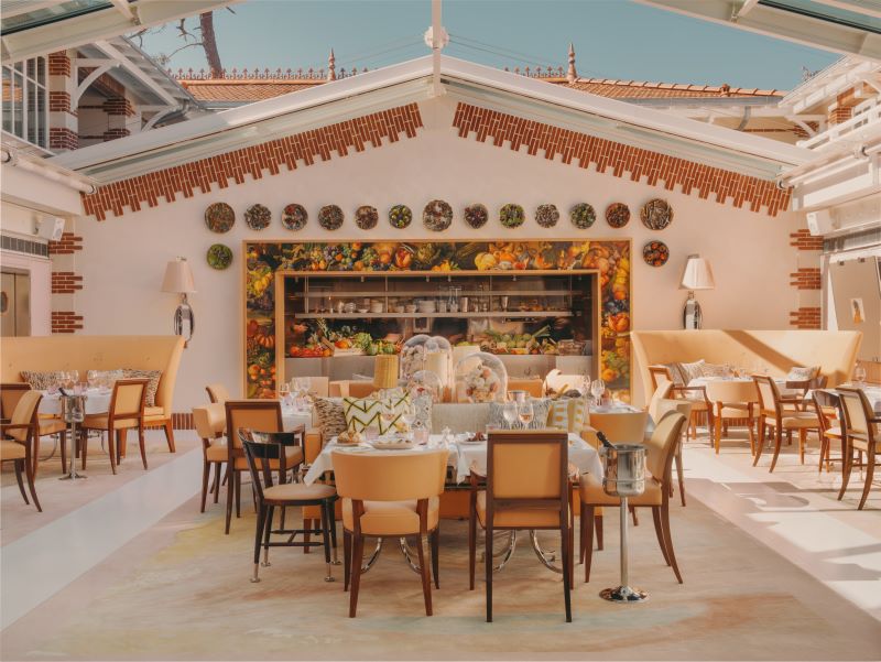 Villa Colette, l’originale boutique hotel progettato da Philippe Starck a Cap-Ferret. L’ospitalità diventa un racconto poetico e coinvolgente Villa Colette, l’originale boutique hotel progettato da Philippe Starck a Cap-Ferret. L’ospitalità diventa un racconto poetico e coinvolgente